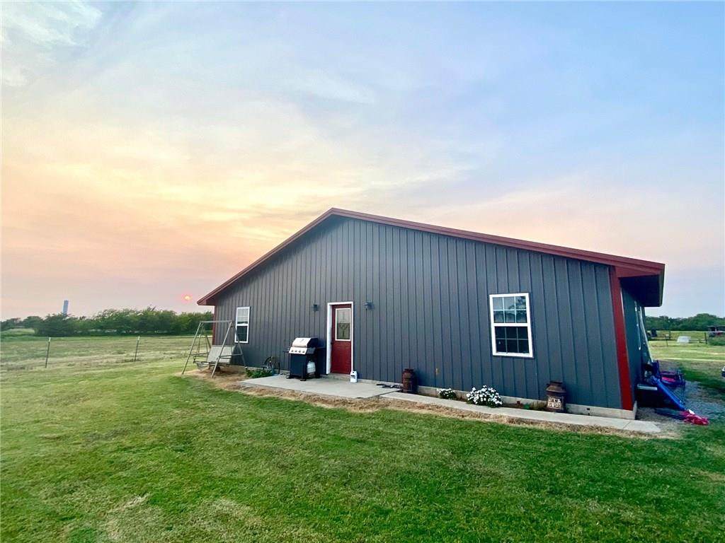 45639 110th Street - Photo 1