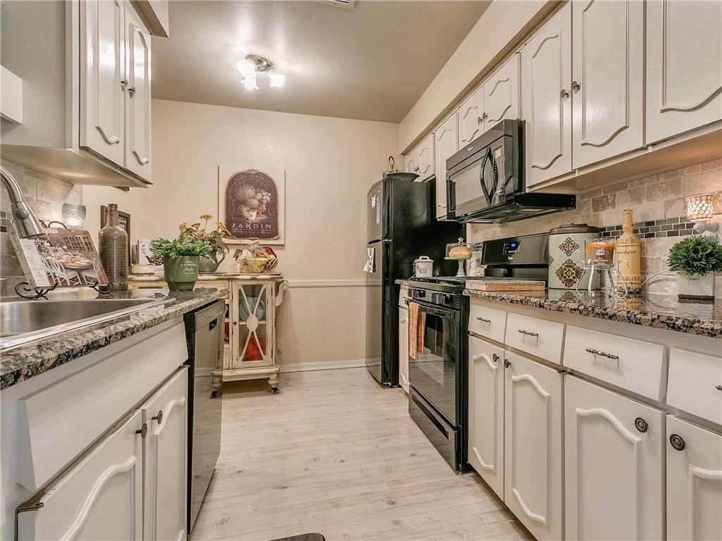 2525 62nd Street - Photo 1