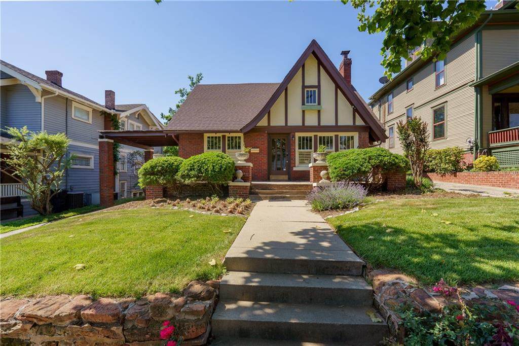 604 17th Street - Photo 1