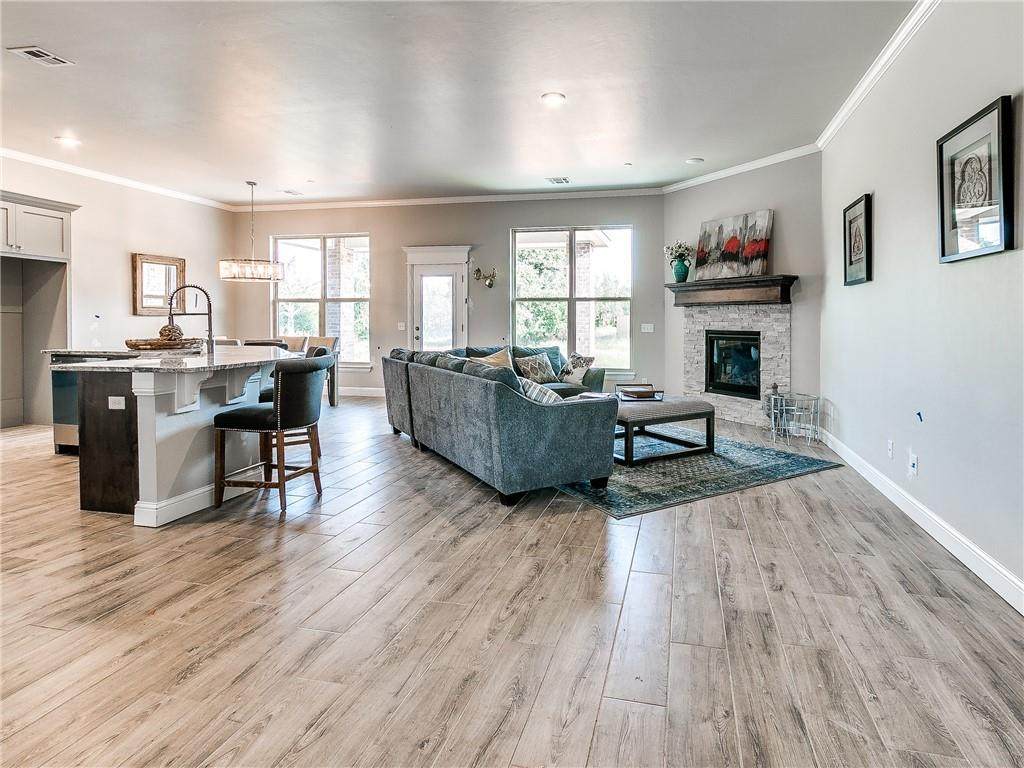 10809 67th Street - Photo 1