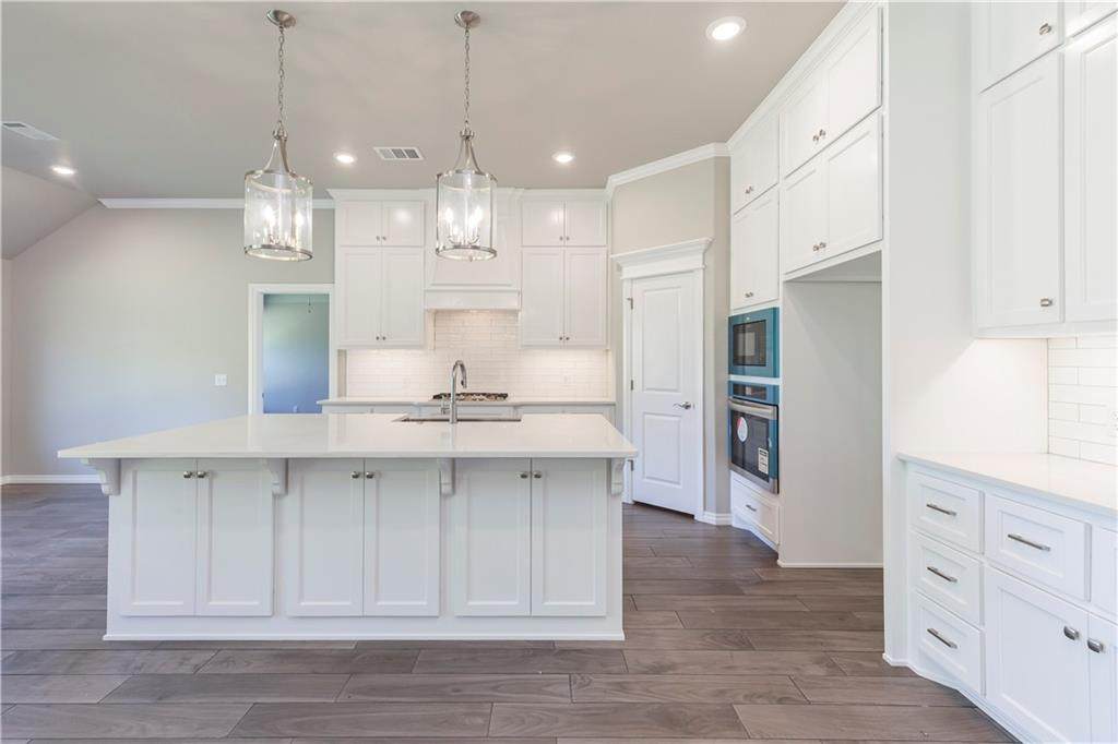 1513 33rd Terrace - Photo 1