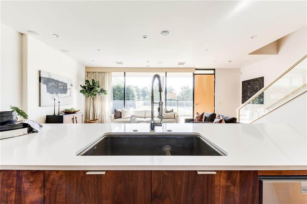 1006 37th Street - Photo 1