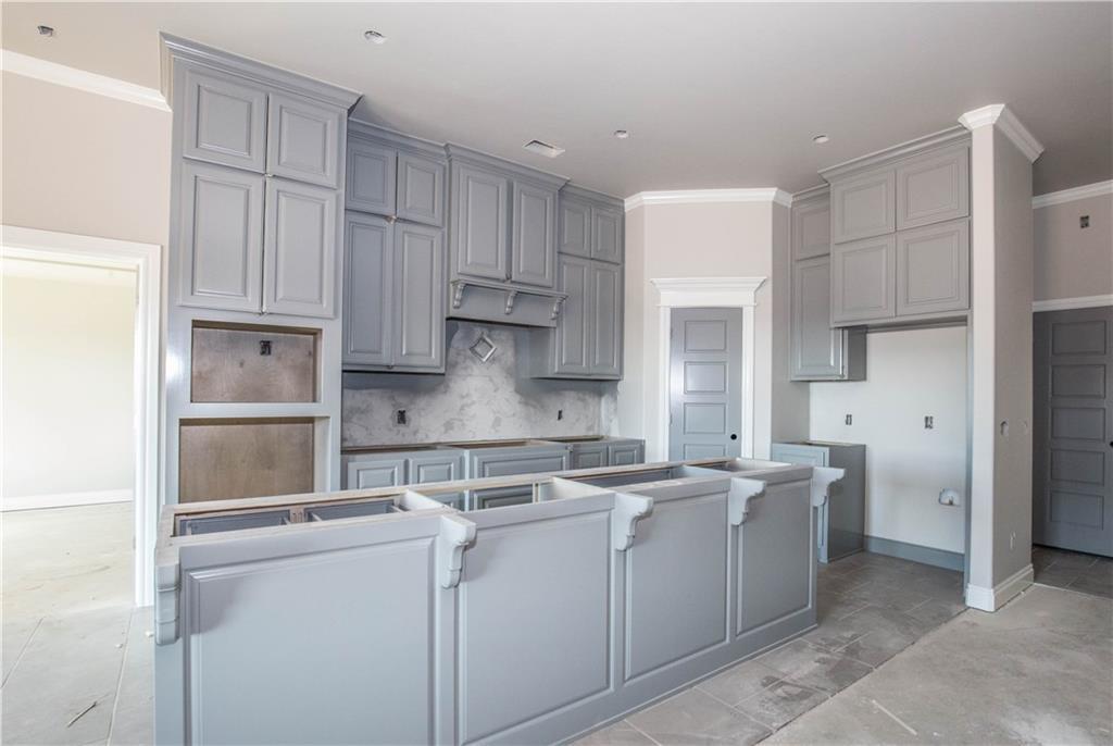 904 34th Terrace - Photo 1
