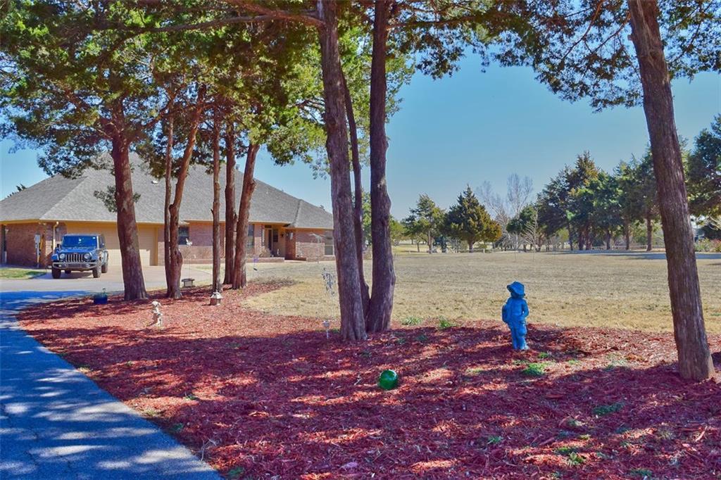 1600 May Avenue - Photo 1