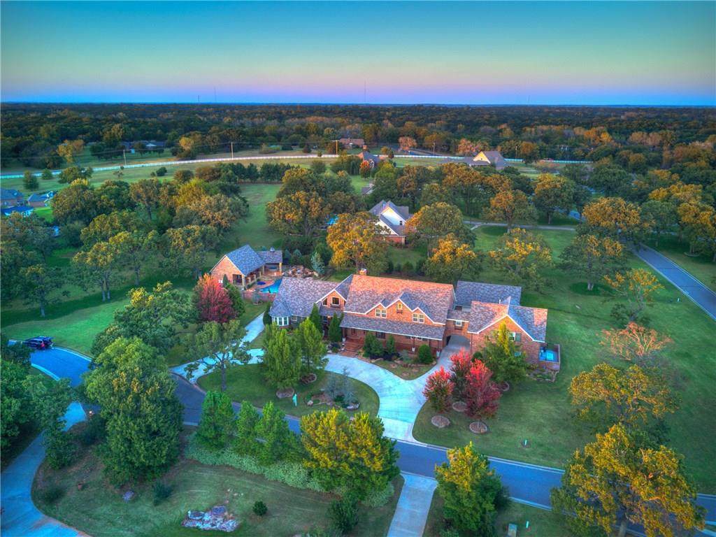 1401 Wandering Oaks Lane - Photo 1