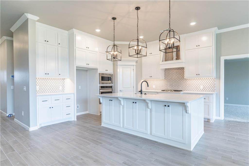 600 198th Street - Photo 1