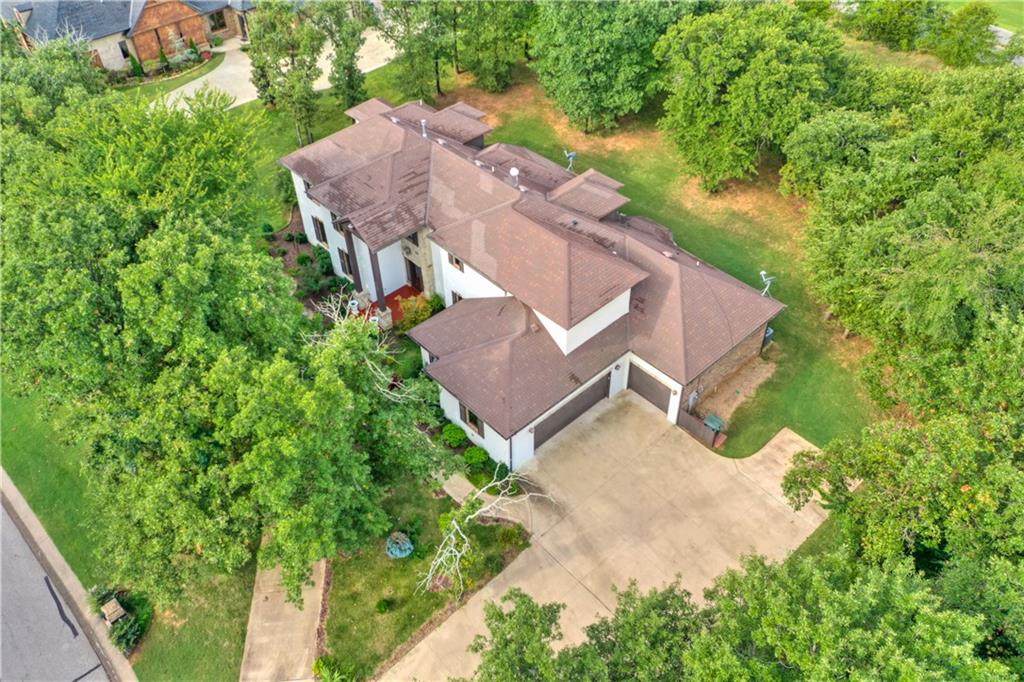 2617 Crestwood Drive - Photo 1