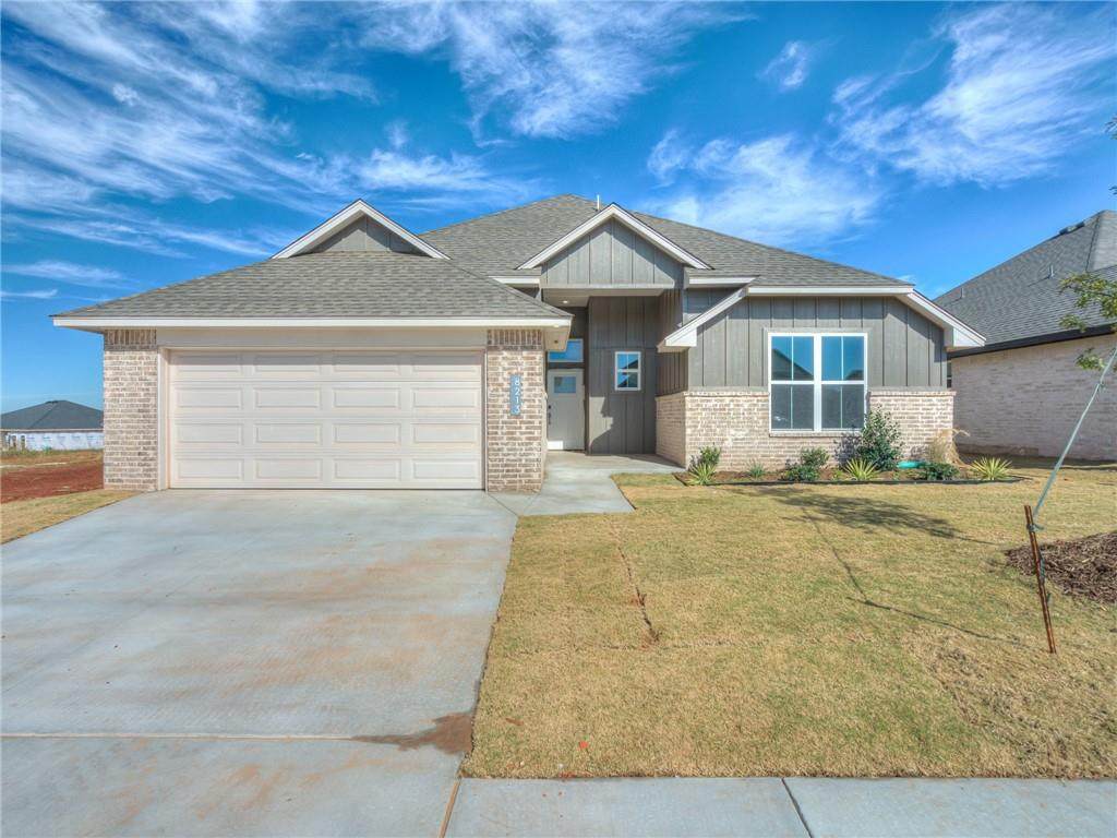 8213 151st Street - Photo 1