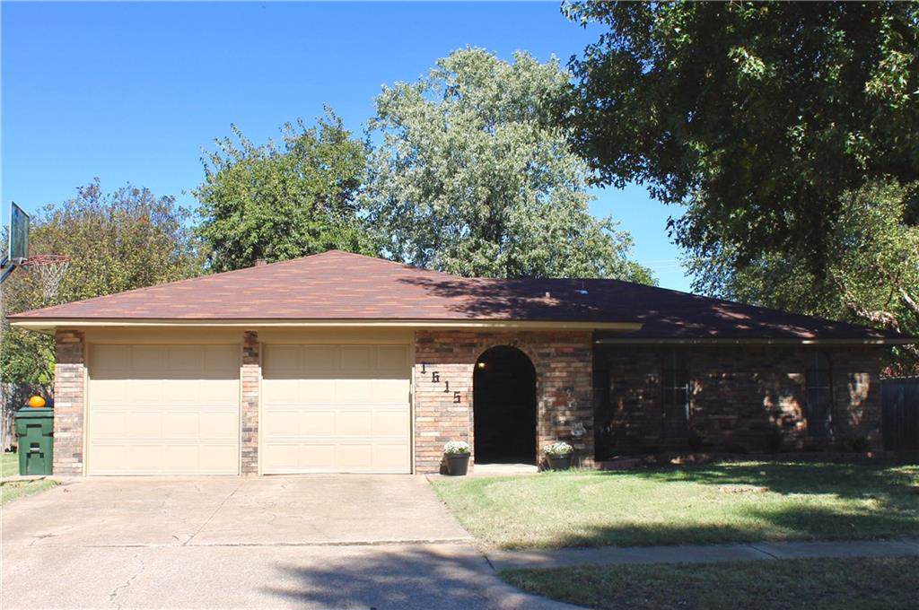 1615 Camelot Drive - Photo 1