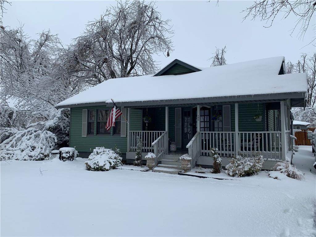 506 8th Street - Photo 1
