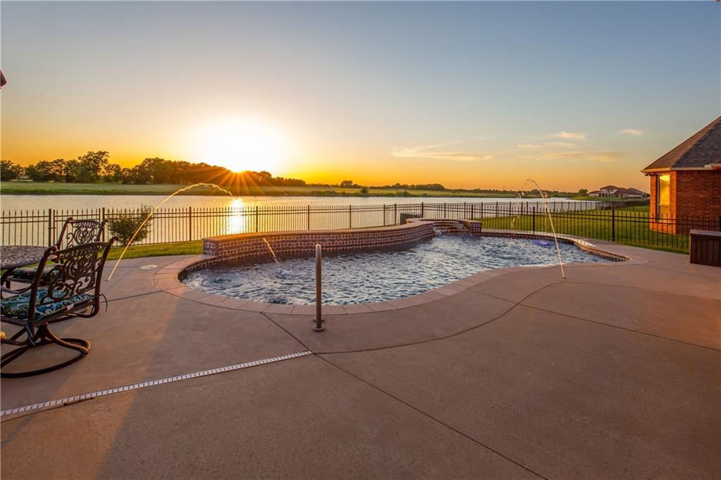 712 Waterwood Drive - Photo 1