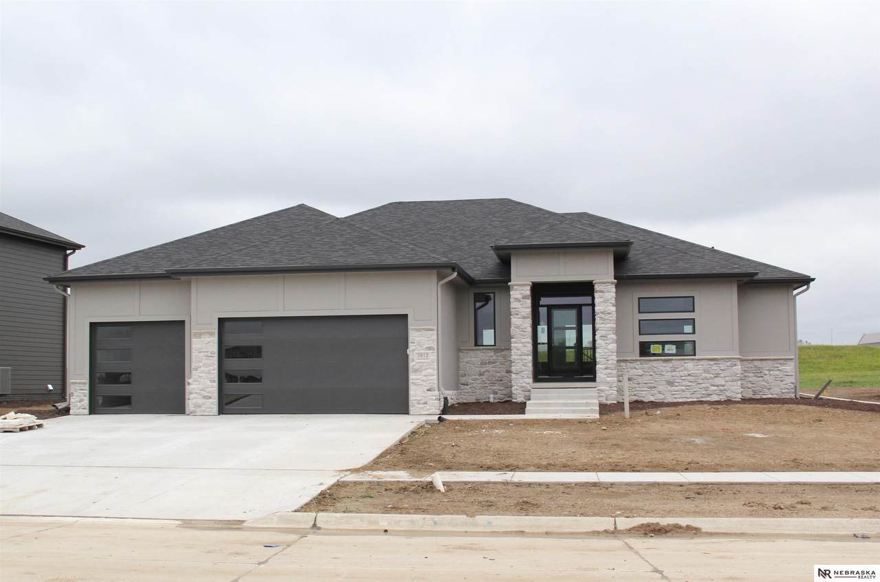 3812 Prairie Breeze Road - Photo 1