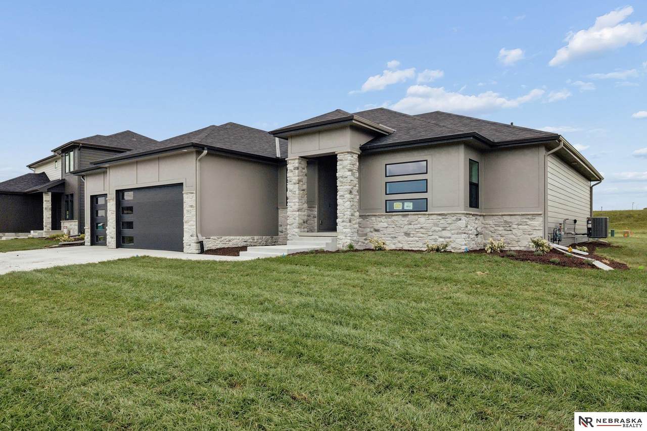 3812 Prairie Breeze Road - Photo 1