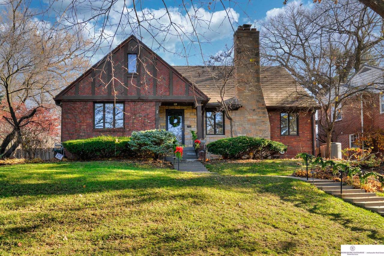 1121 56 Street - Photo 1