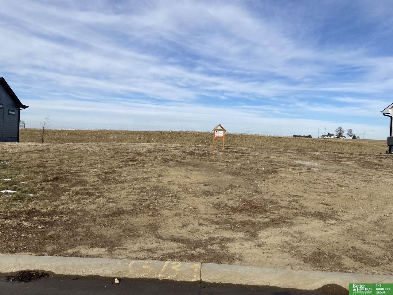 730 10 Avenue - Photo 1