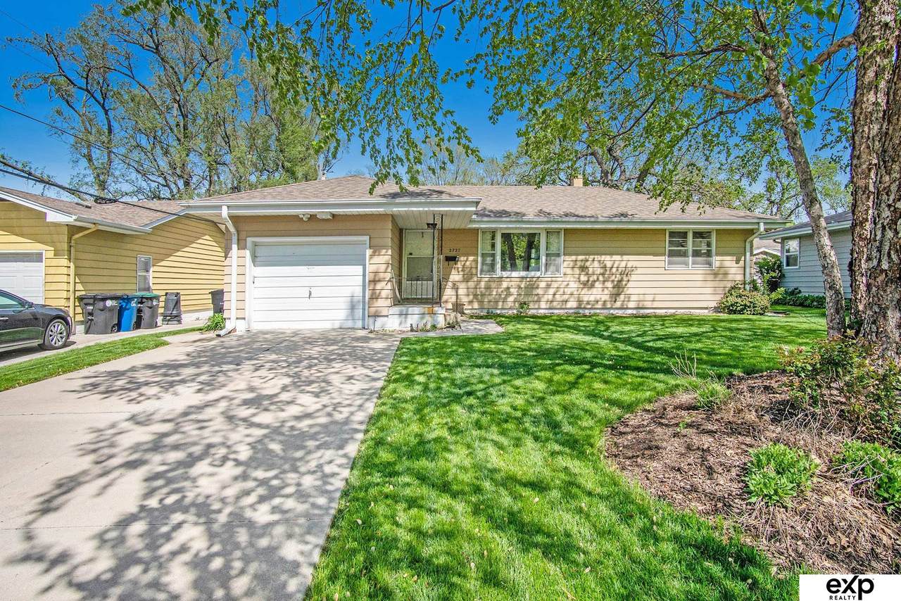 2727 46th Avenue - Photo 1