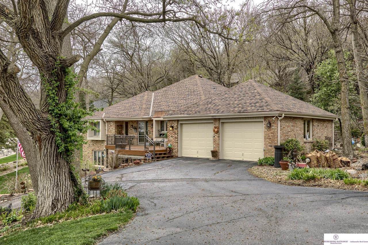 957 220th Street - Photo 1
