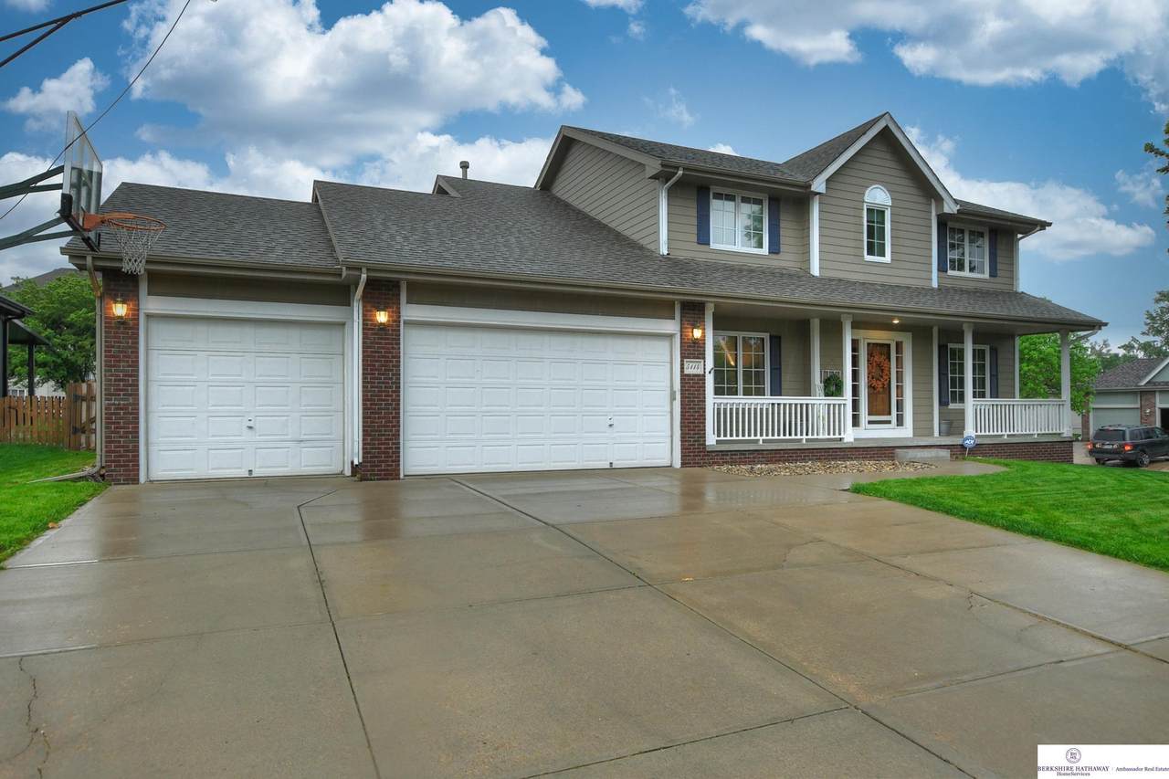 5114 139th Street - Photo 1