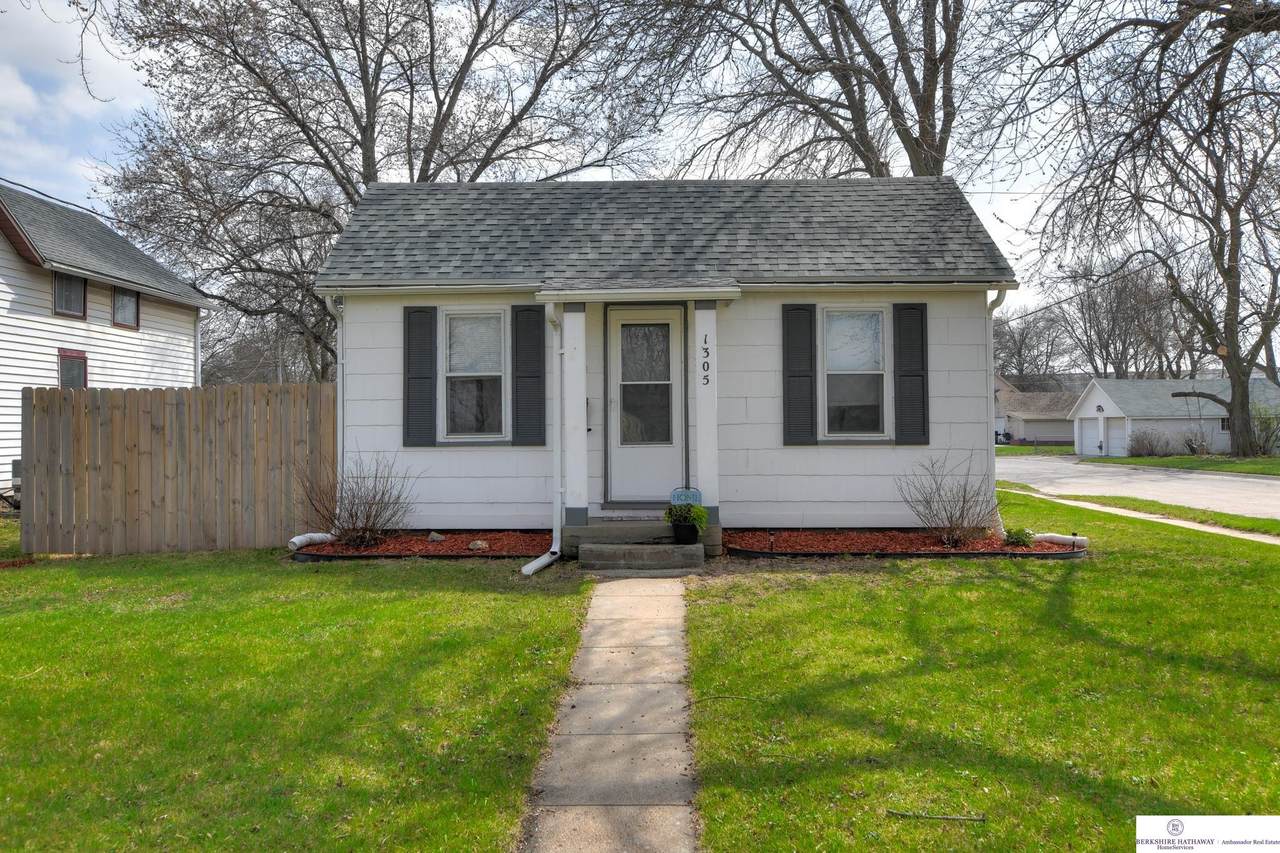 1305 1st Street - Photo 1