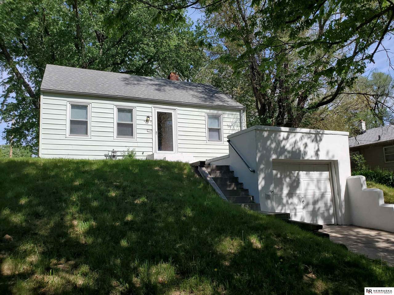 4709 Fontenelle Boulevard - Photo 1