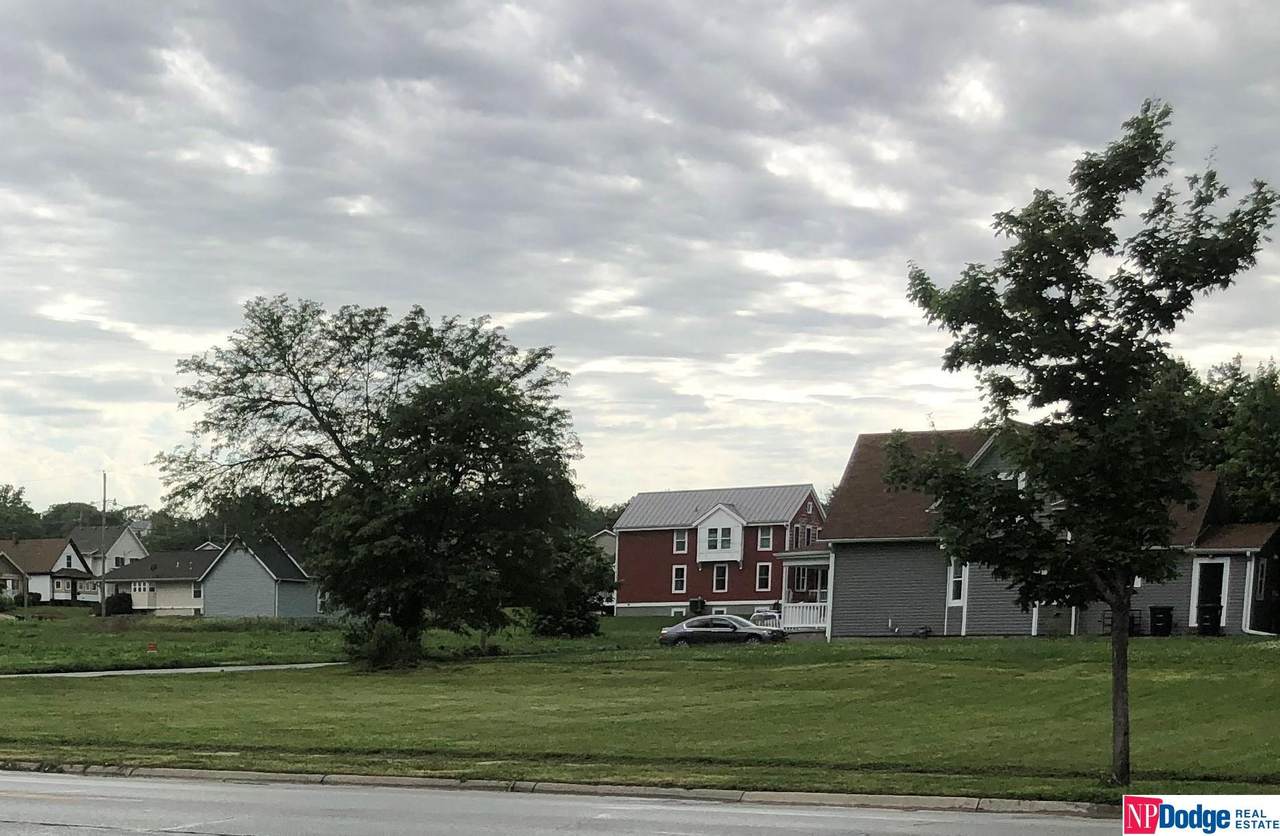 2416 Parker Street - Photo 1