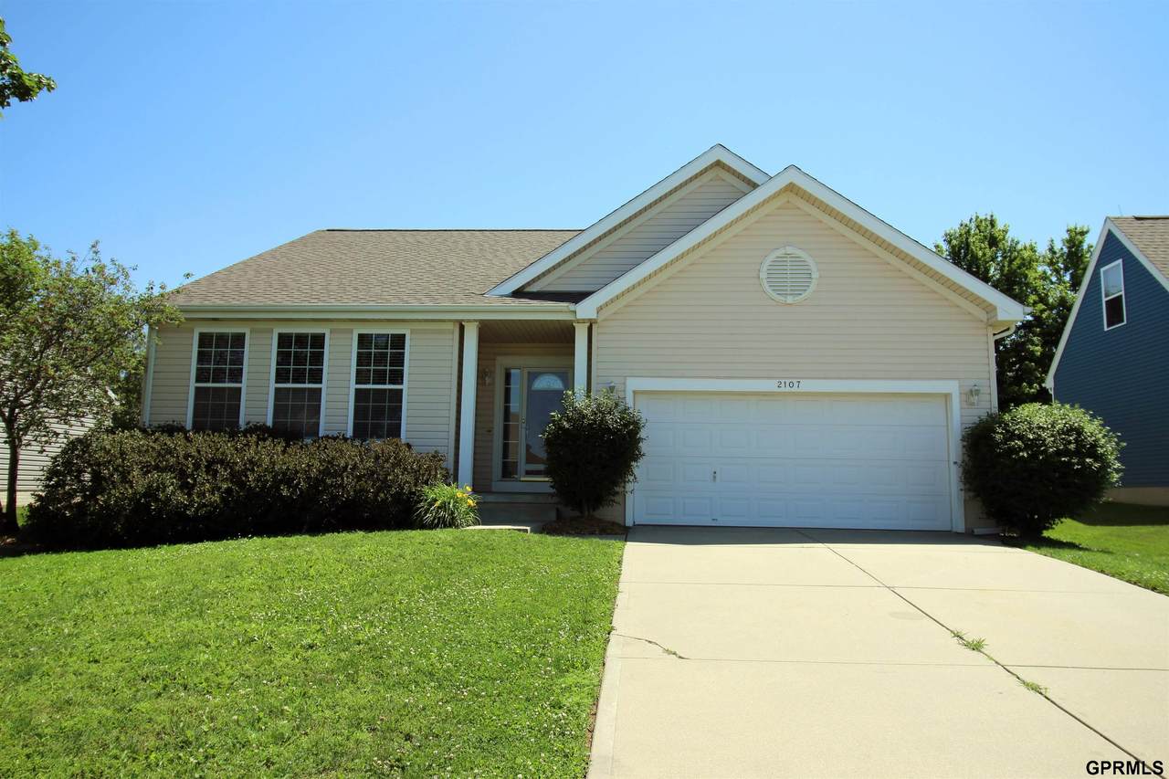 2107 Ridgeview Drive - Photo 1