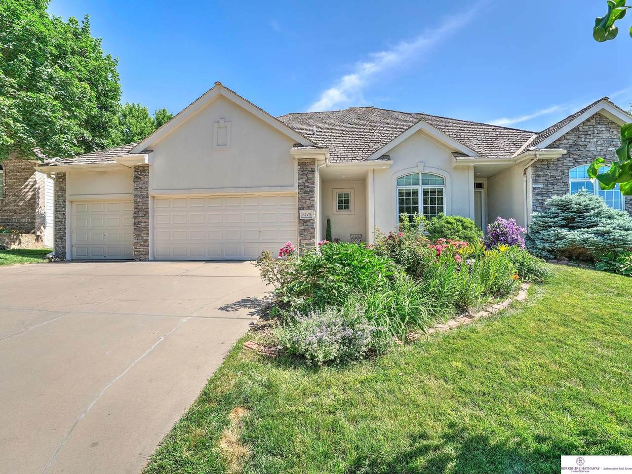 2419 183 Circle - Photo 1