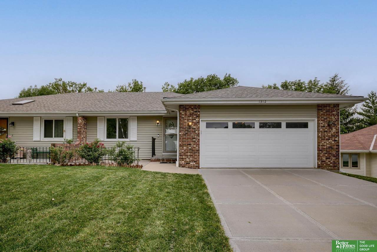 1312 Edgewood Boulevard - Photo 1