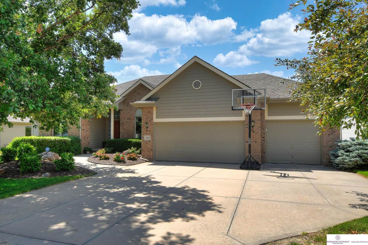 7324 122 Avenue Circle - Photo 1