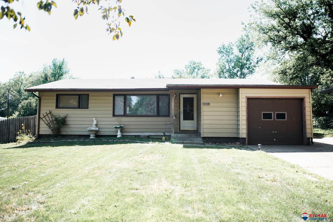 2021 Morningside Drive - Photo 1