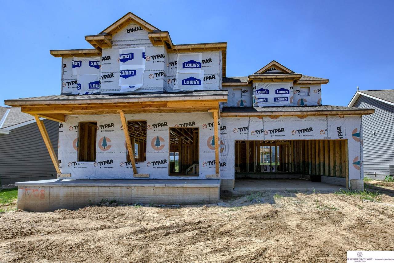 7708 184 Avenue - Photo 1