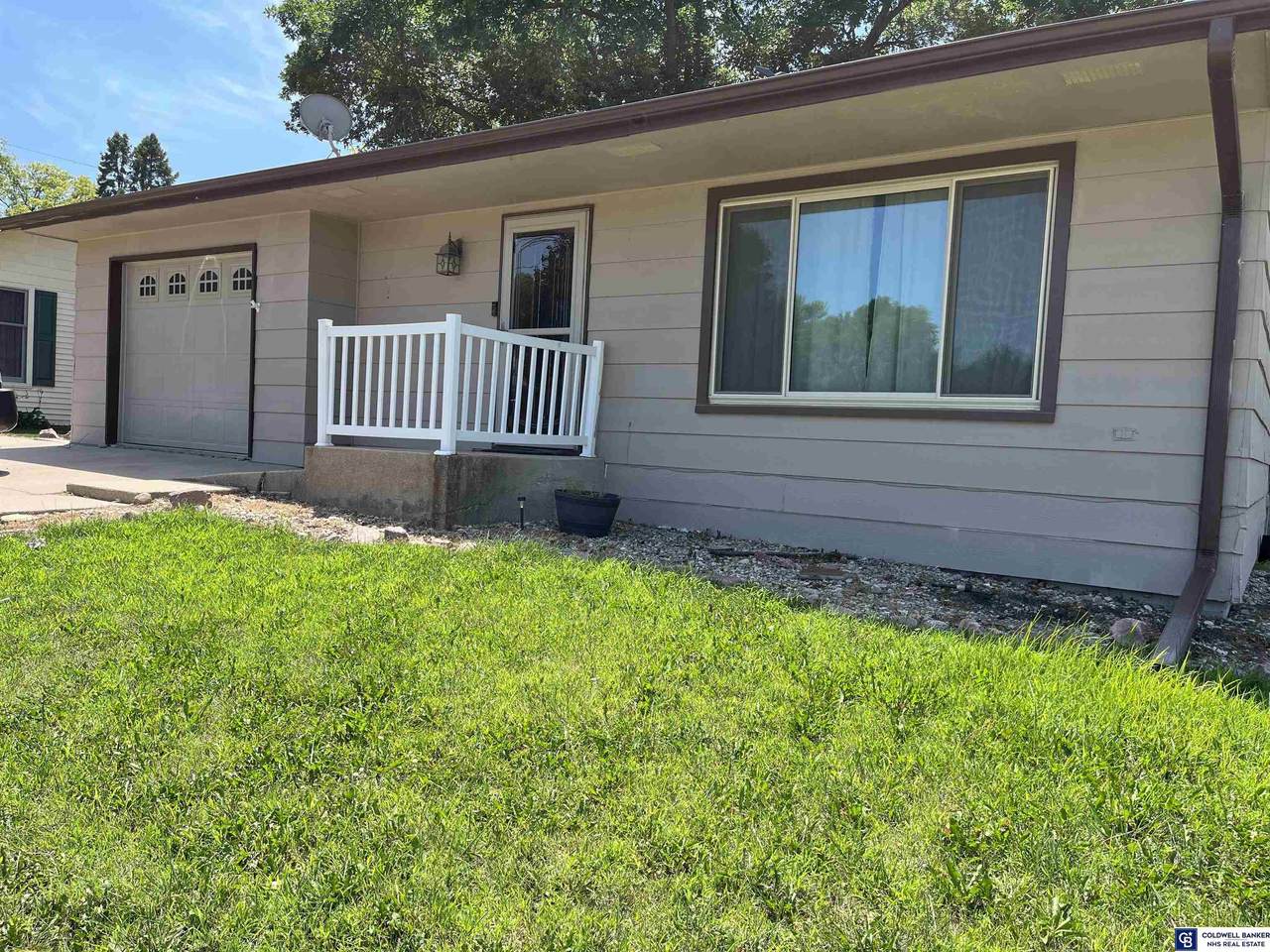 403 Spring Street - Photo 1