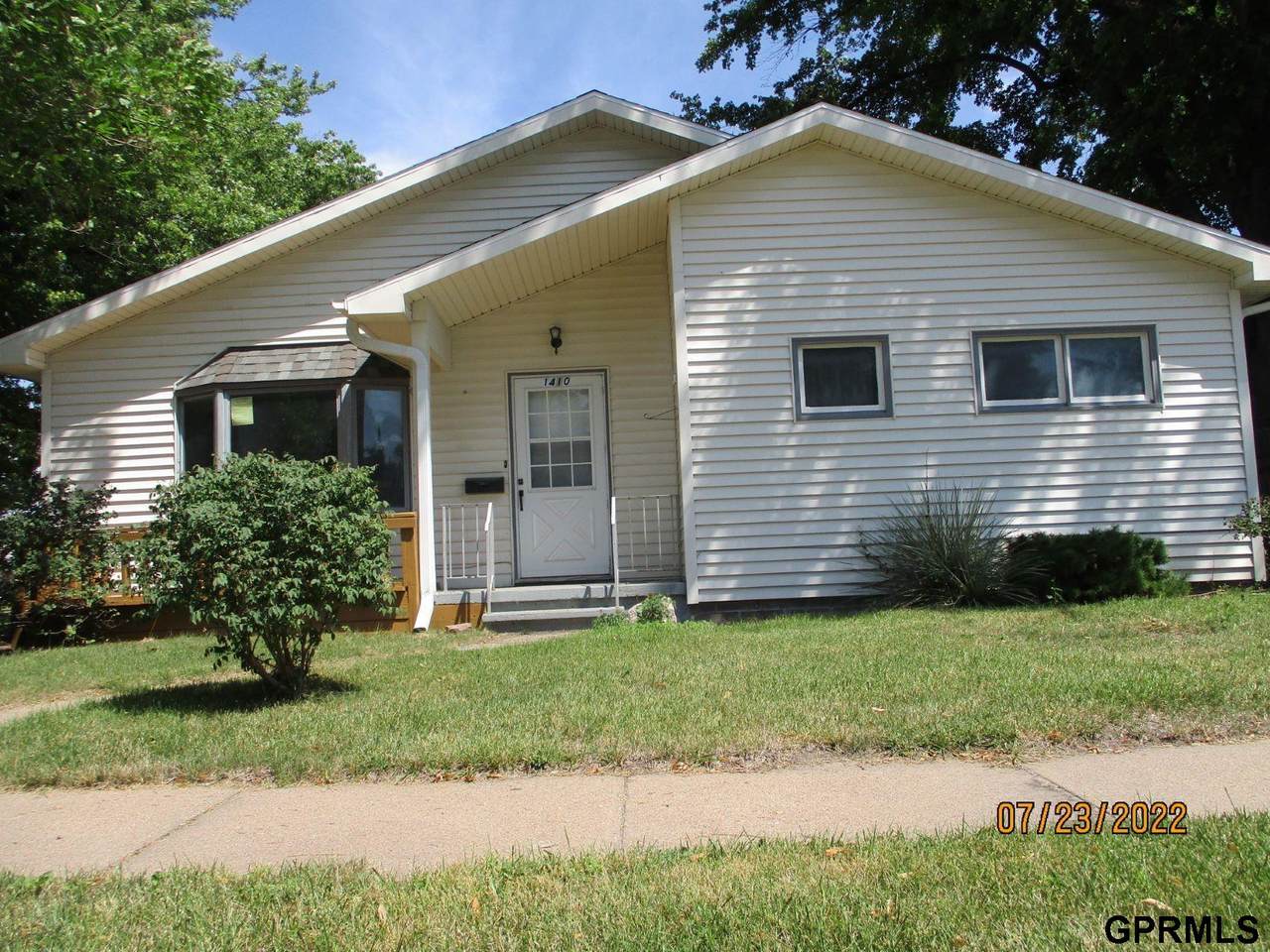 1410 11 Street - Photo 1