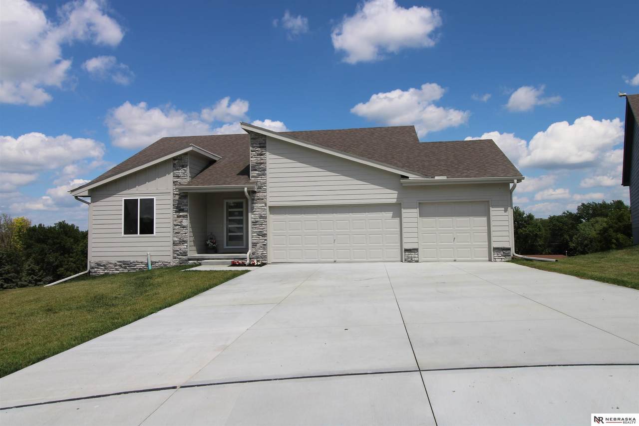 1044 14th Avenue - Photo 1
