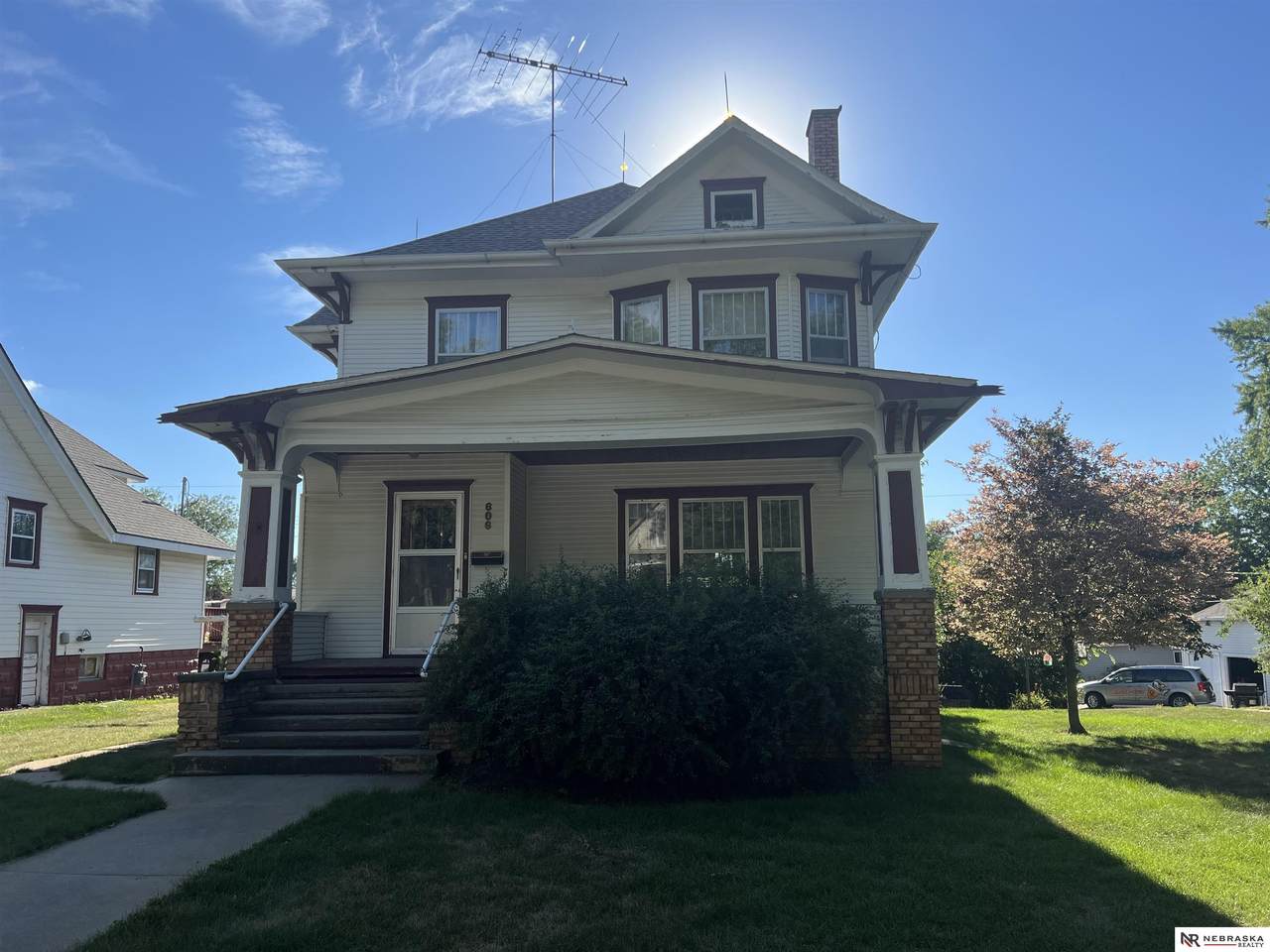 606 Davis Avenue - Photo 1