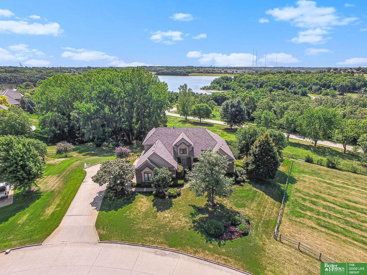 9525 Woodney Plaza - Photo 1