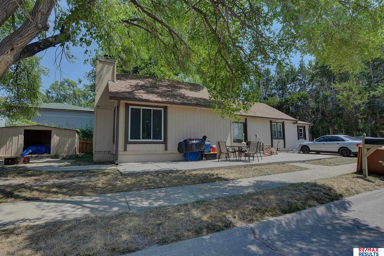5211 49 Avenue - Photo 1