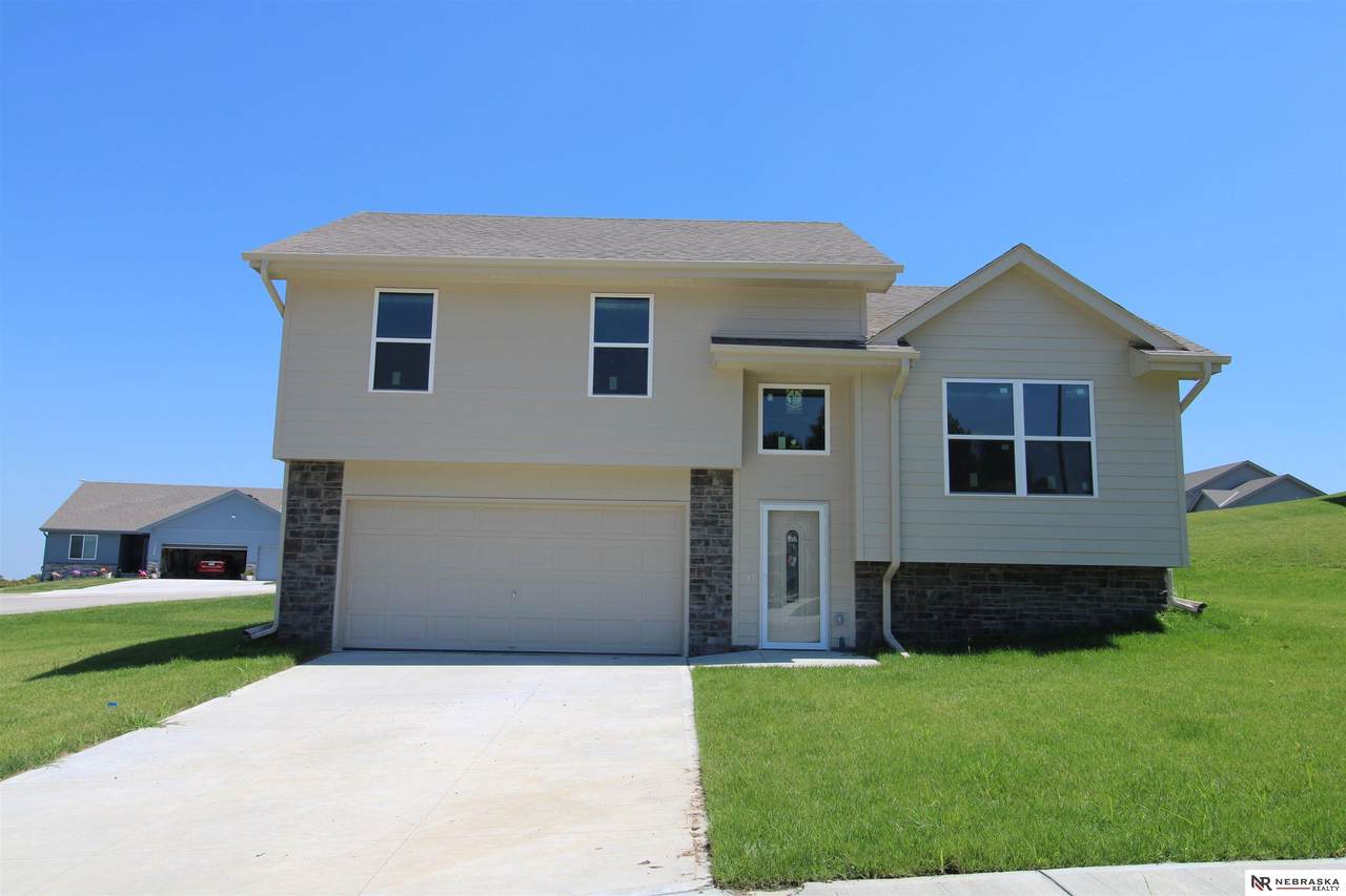 1415 Mount Hope Circle - Photo 1