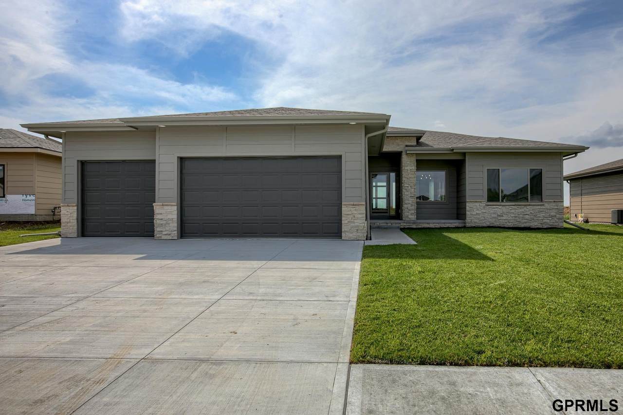5908 209 Street - Photo 1
