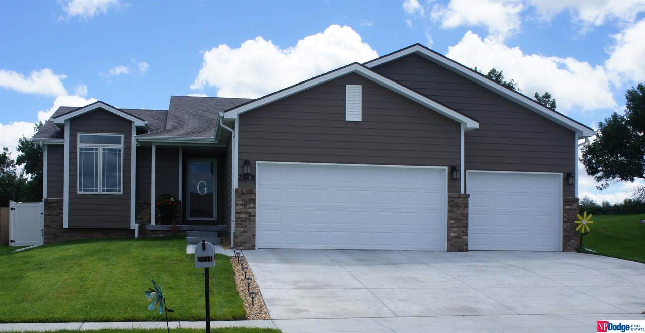 1501 Derek Avenue - Photo 1