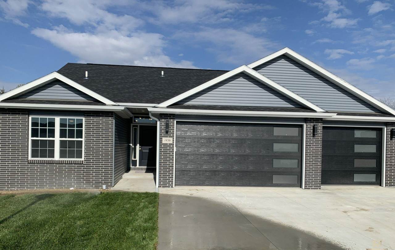 7720 Vera Drive - Photo 1