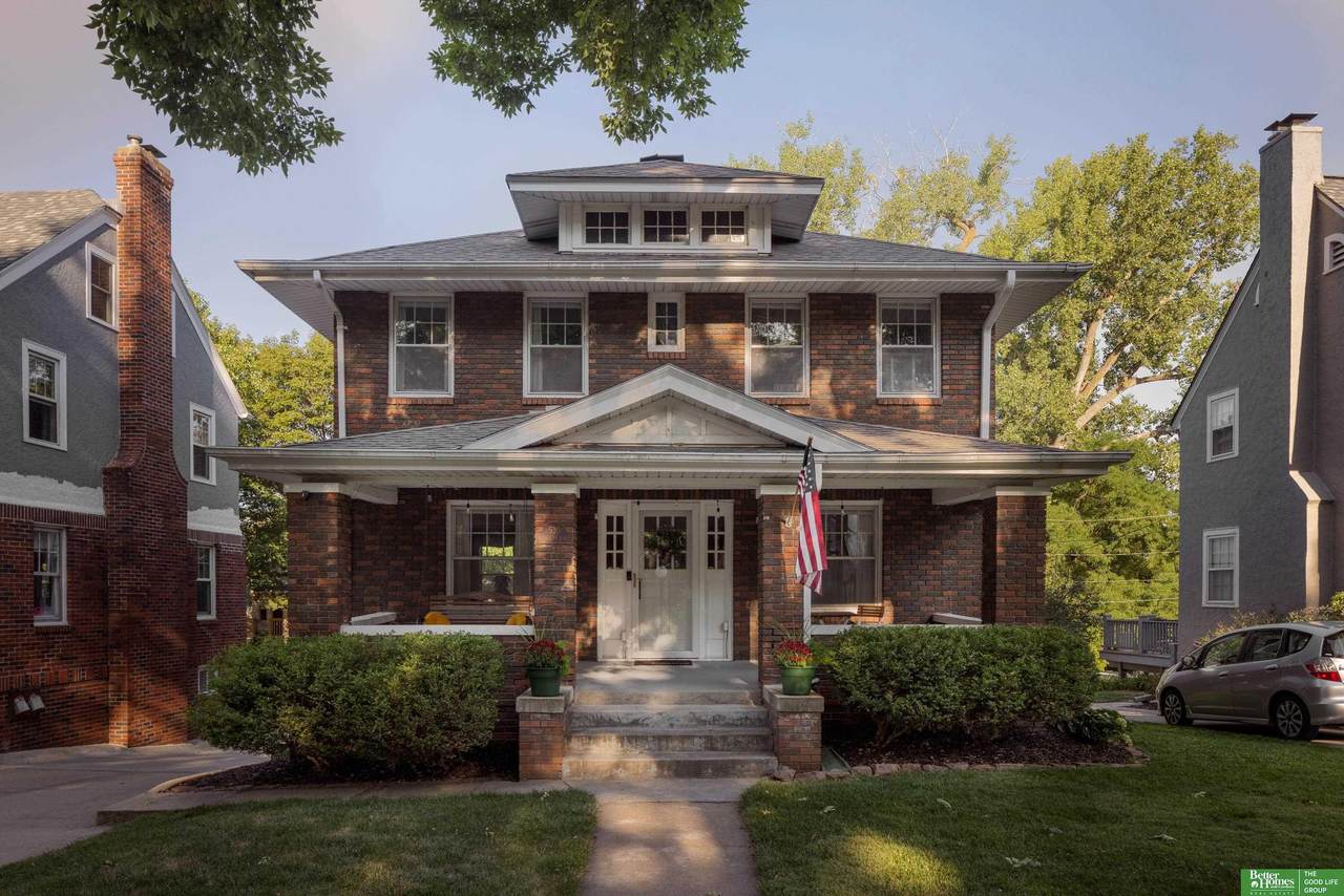 530 53 Street - Photo 1