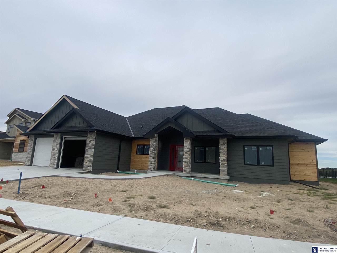 28456 Laurel Circle - Photo 1