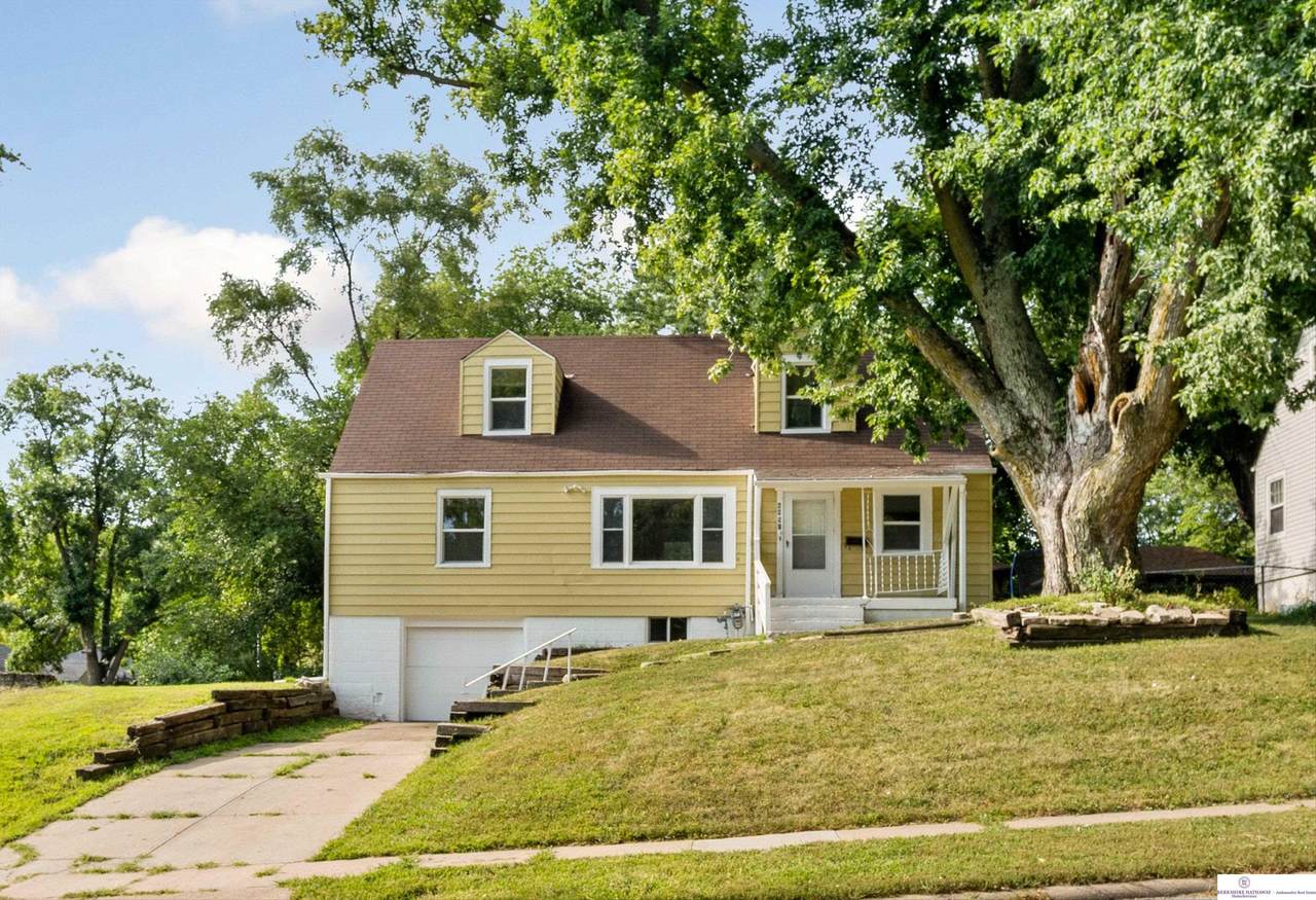 4951 Bedford Avenue - Photo 1