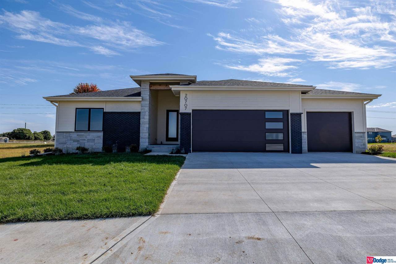 20707 Ogden Street - Photo 1