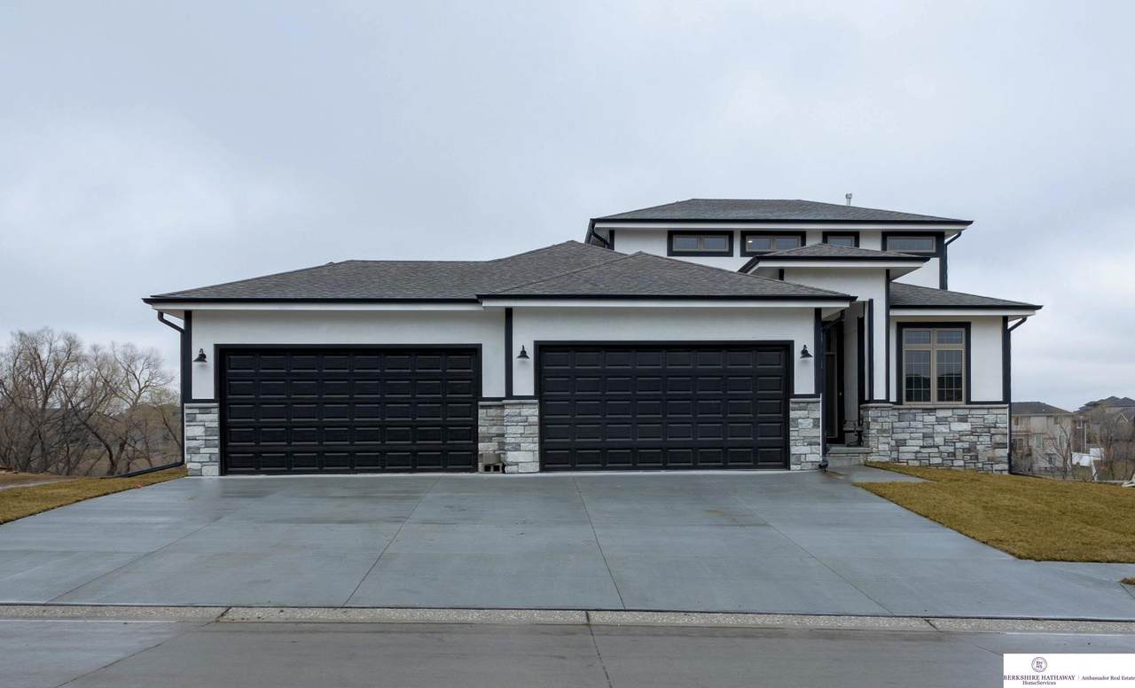 8135 196 Street - Photo 1