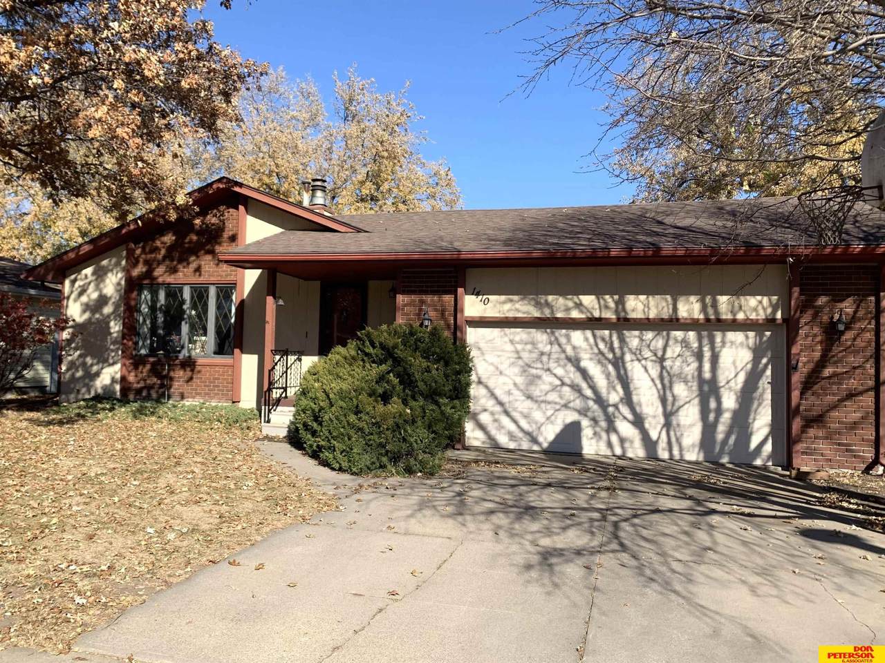 1410 Dakota - Photo 1