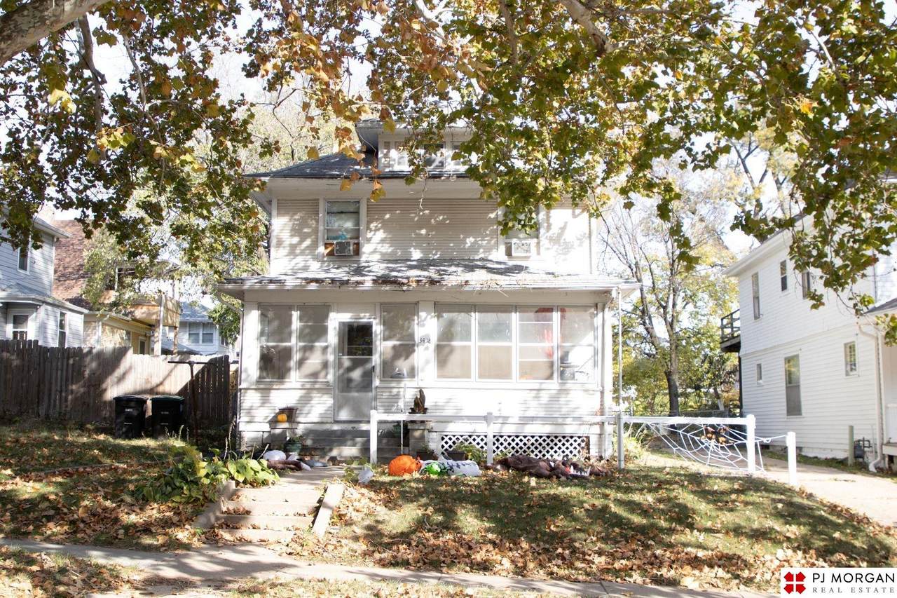 3418 Burt Street - Photo 1