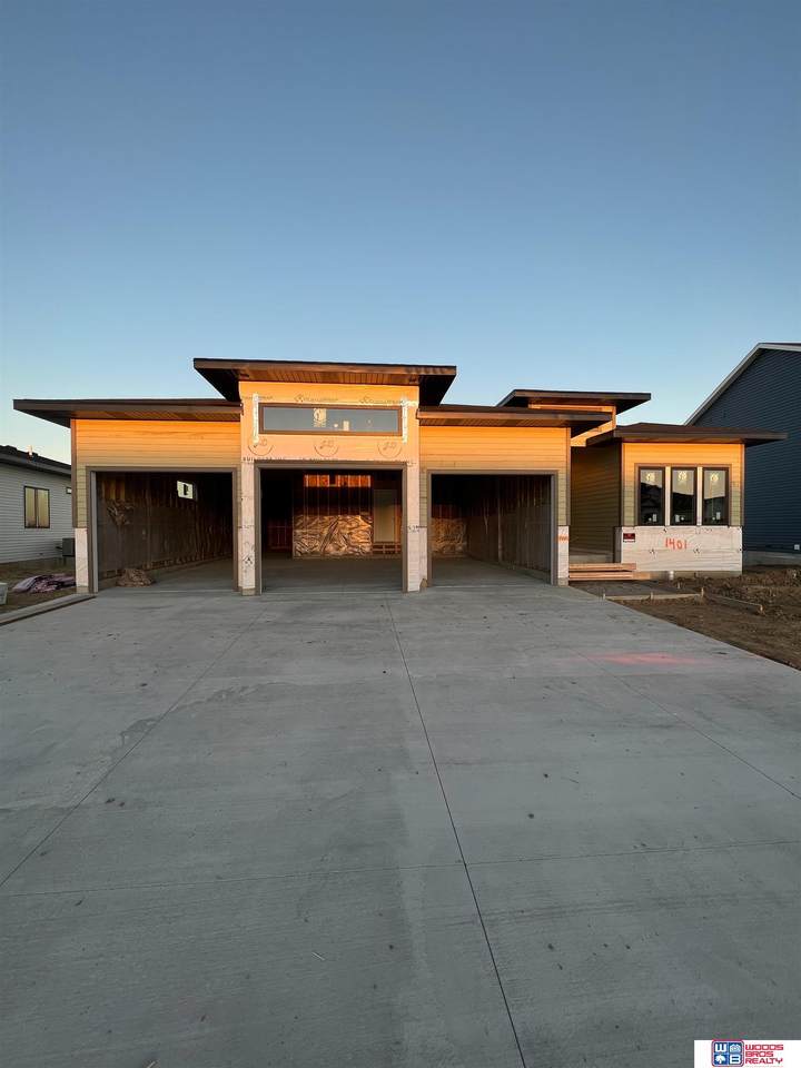 1401 8th Street - Photo 1
