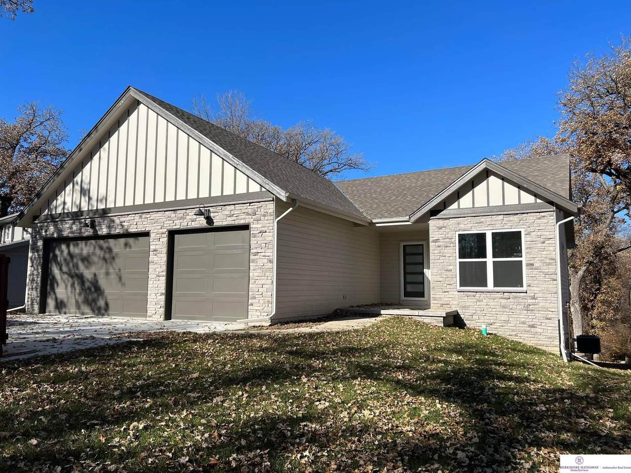 3704 Buccaneer Boulevard - Photo 1